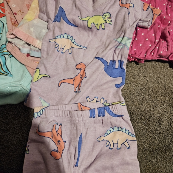 Assorted Bundle Size 6-9 - Picture 9 of 15